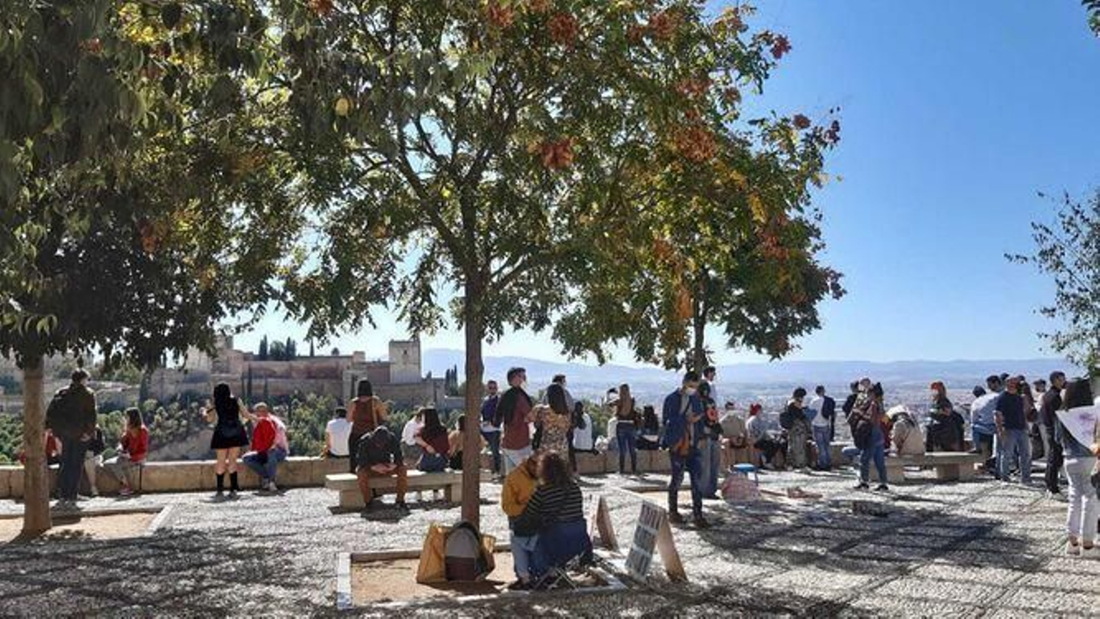 Granada reforzará la limpieza y seguridad de los miradores de la ciudad