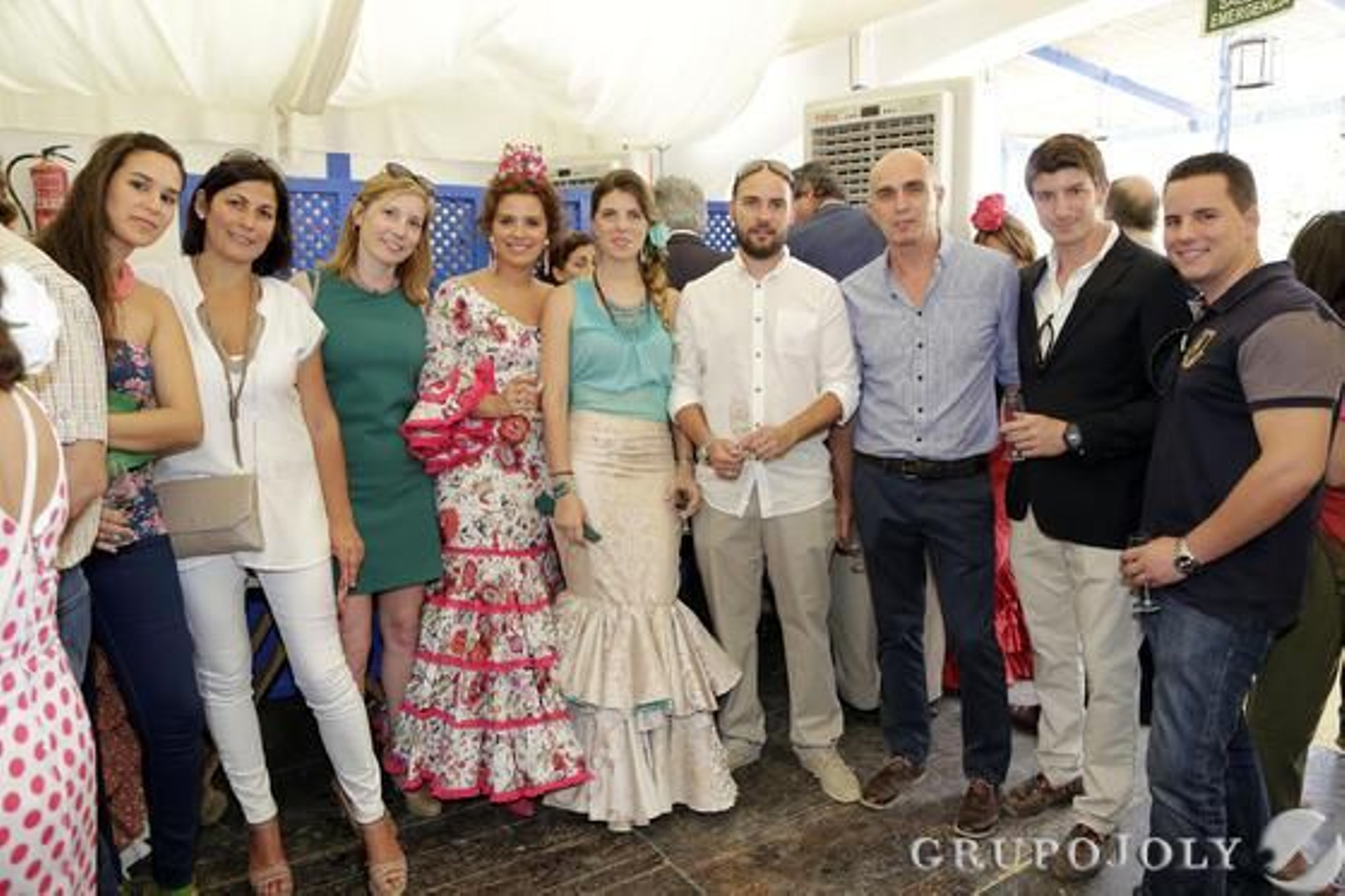 Elisea Diseño Interior, Fragou Construcciones y Cerrajería El Filo, Mercedes Silva, Maite Quirós, RocíoTorrent, Francisco Flores, David Castillo, Antonio Gómez, junto a Marta González y Marisa López, comercial de Diario de Jerez. 

Foto: Manuel Aranda