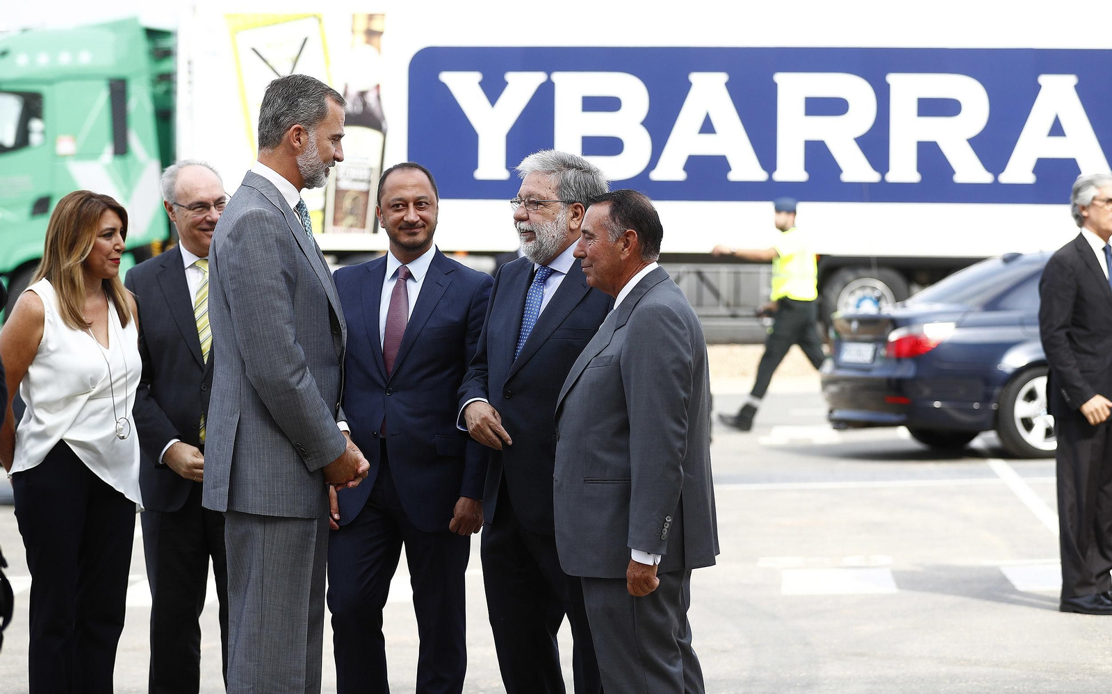 Felipe VI inaugura la nueva fábrica de Ybarra