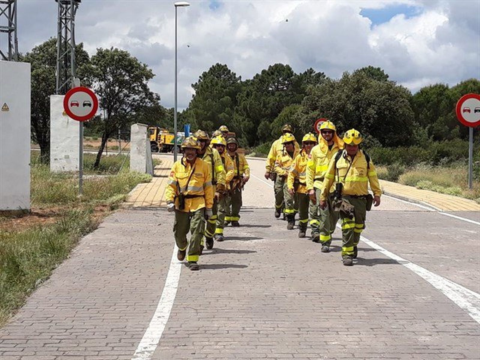 Los bomberos que participan en el dispositivo.