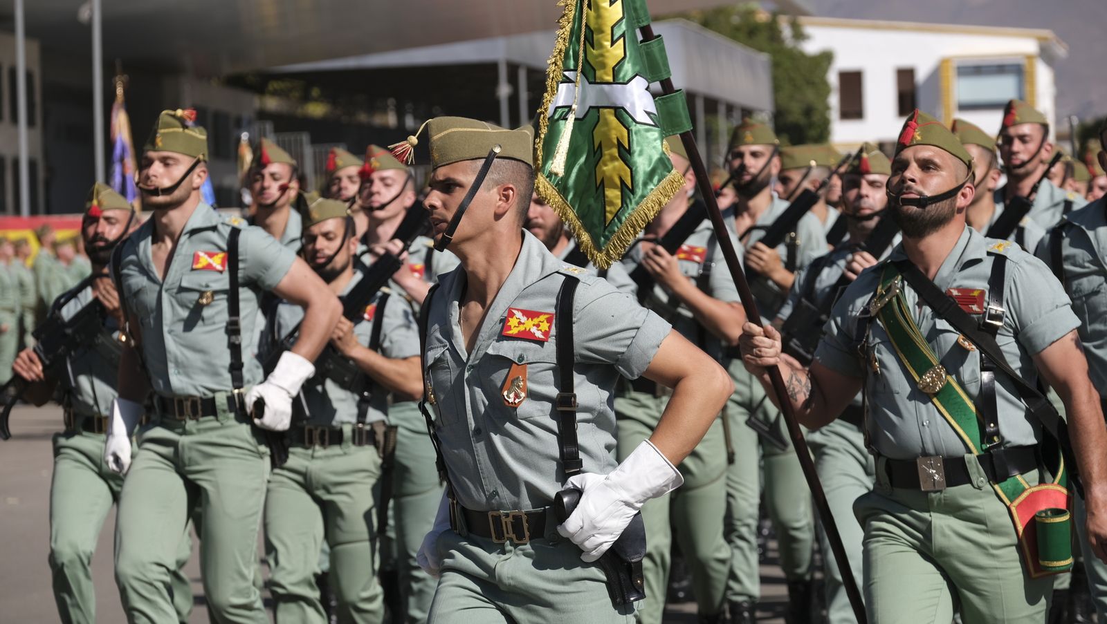 Imágenes de la visita de la Ministra de Defensa Margarita Robles a la Brigada Alfonso XIII de La Legión