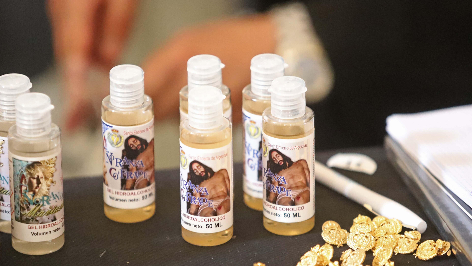 Fotos del Viernes Santo en Algeciras: Mortaja, Misericordia y Santo Entierro