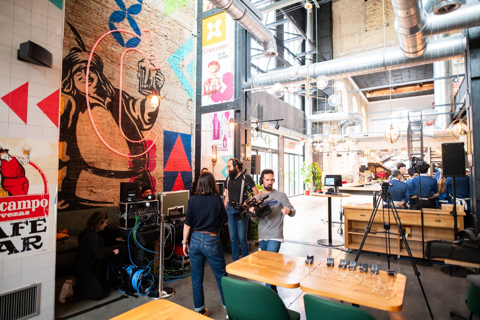 Las fotos de jugadores del Betis y del Sevilla en la Cruzcampo