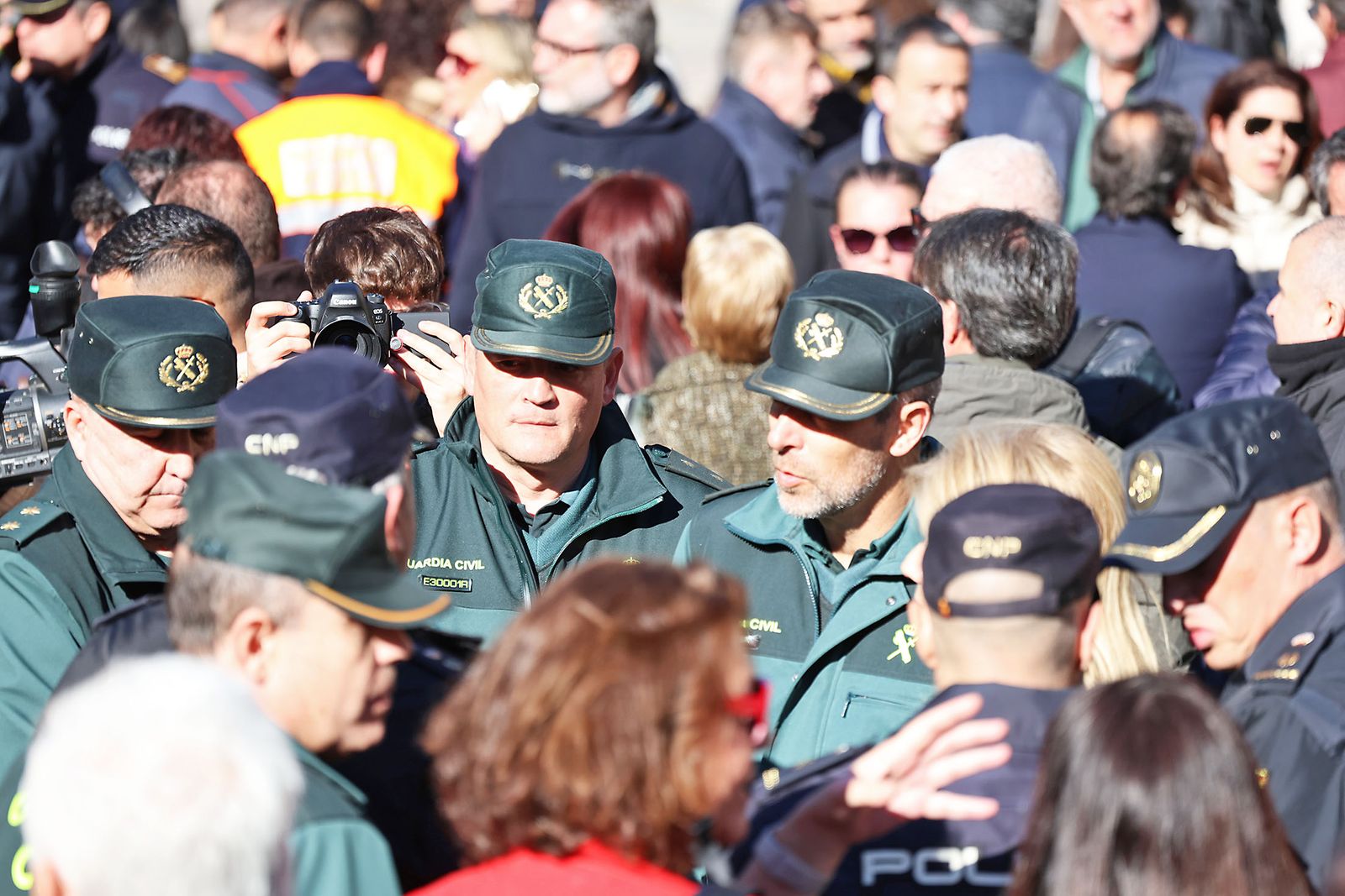 Las fotografías del minuto de silencio por el trágico accidente de tren