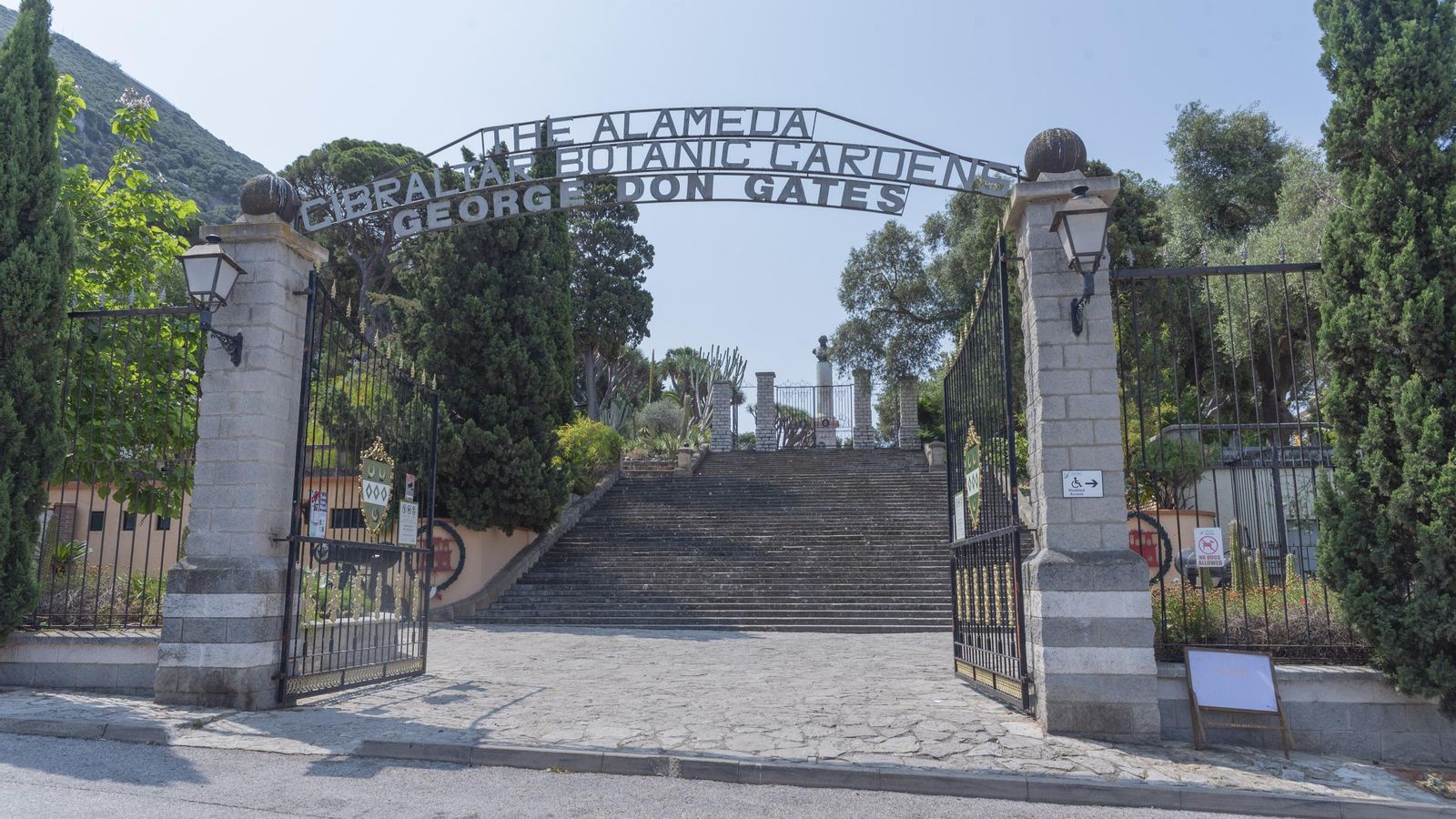 La entrada a Alameda Gardens. 