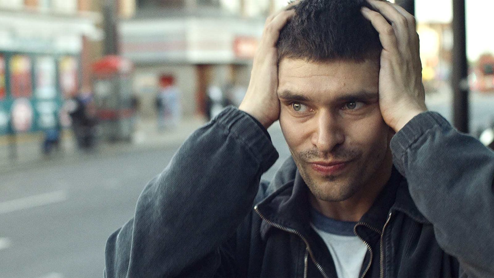 Ben Whishaw, una mente en ebullición, un cuerpo en convulsión.