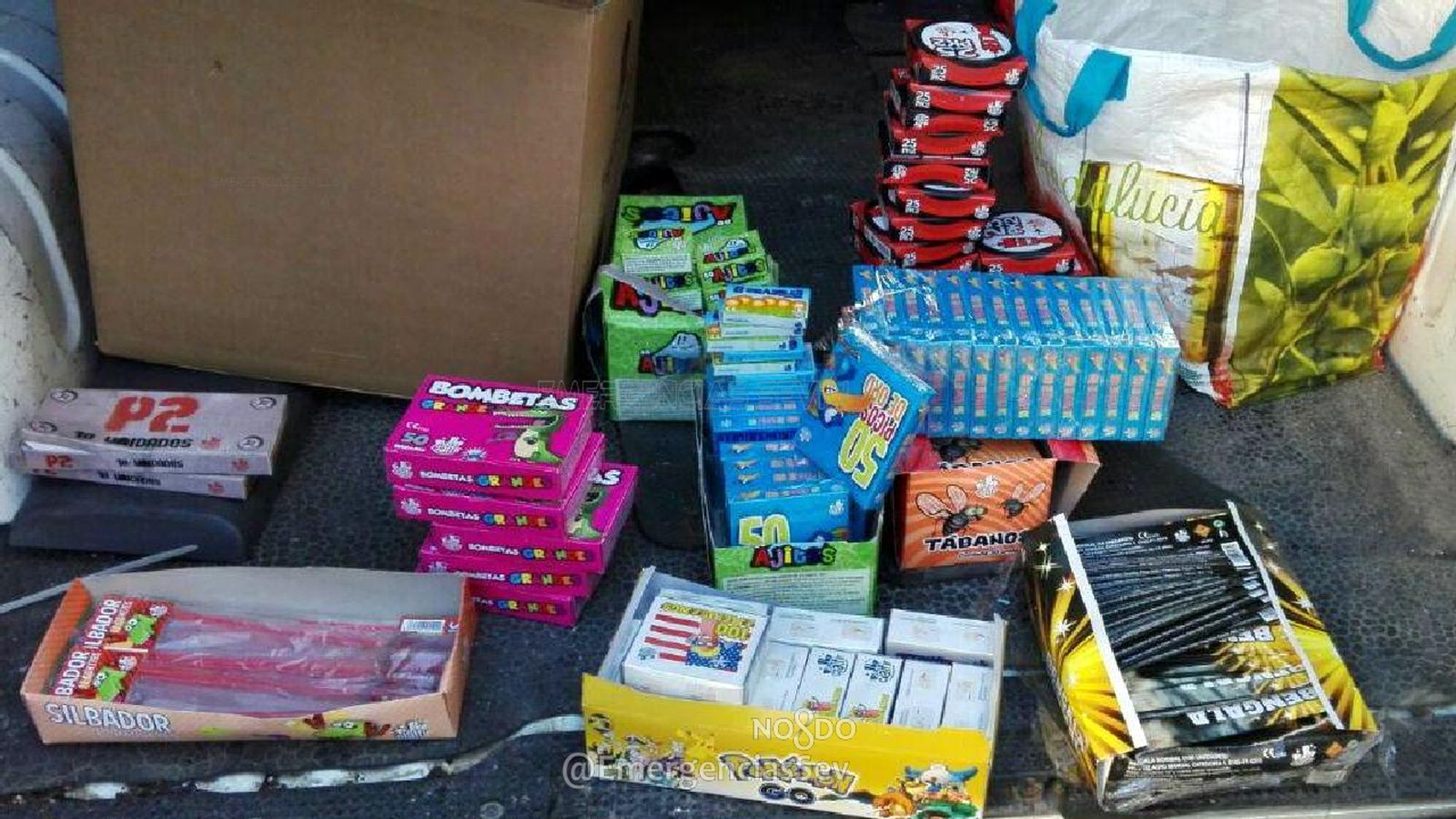 Parte del material pirotécnico intervenido por los agentes.