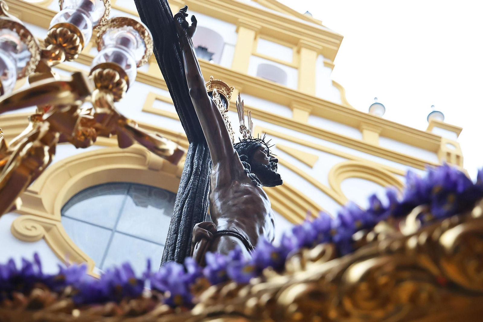 Miércoles Santo: La Hermandad de La Esperanza por las calles de Huelva
