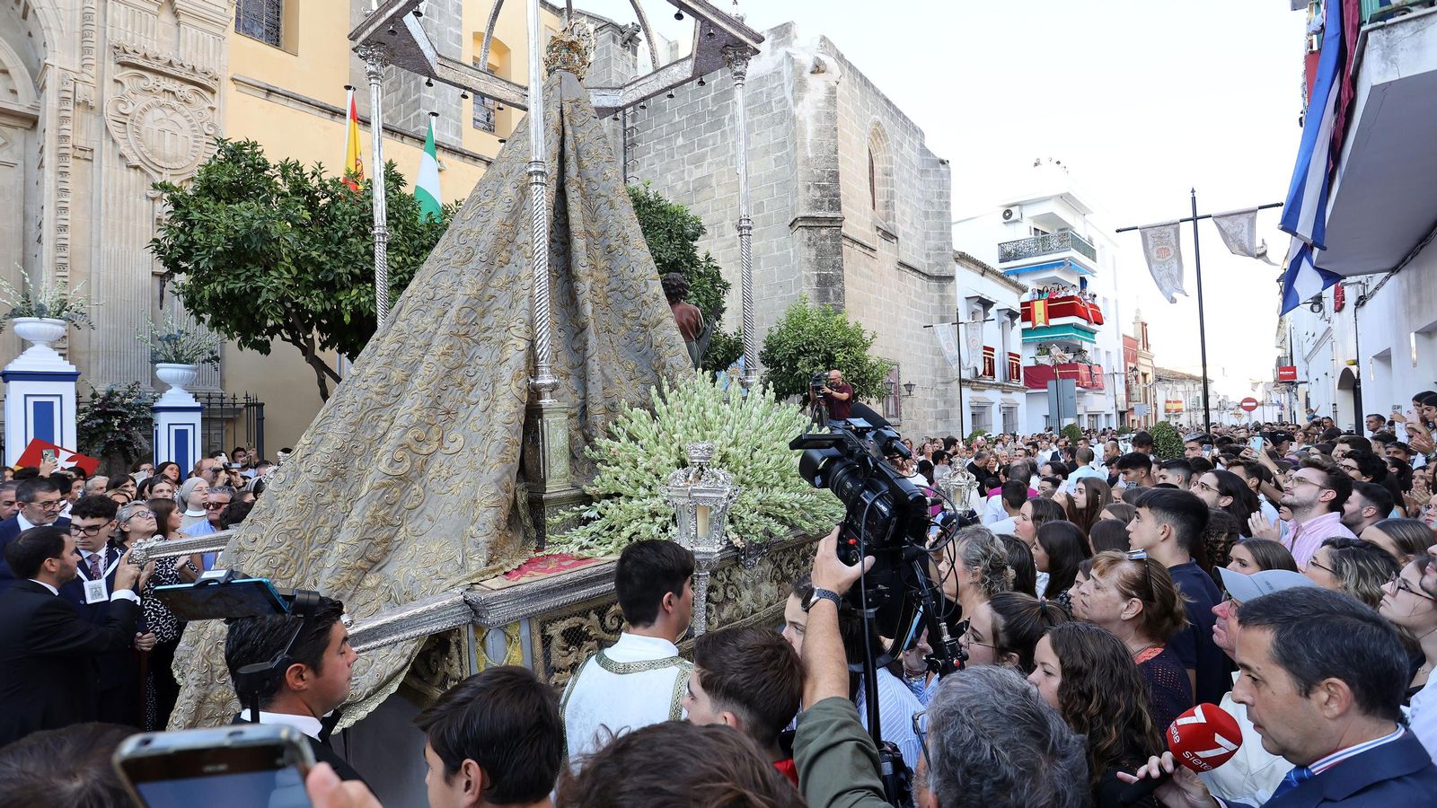La procesión de la Patrona de Jerez en imágenes