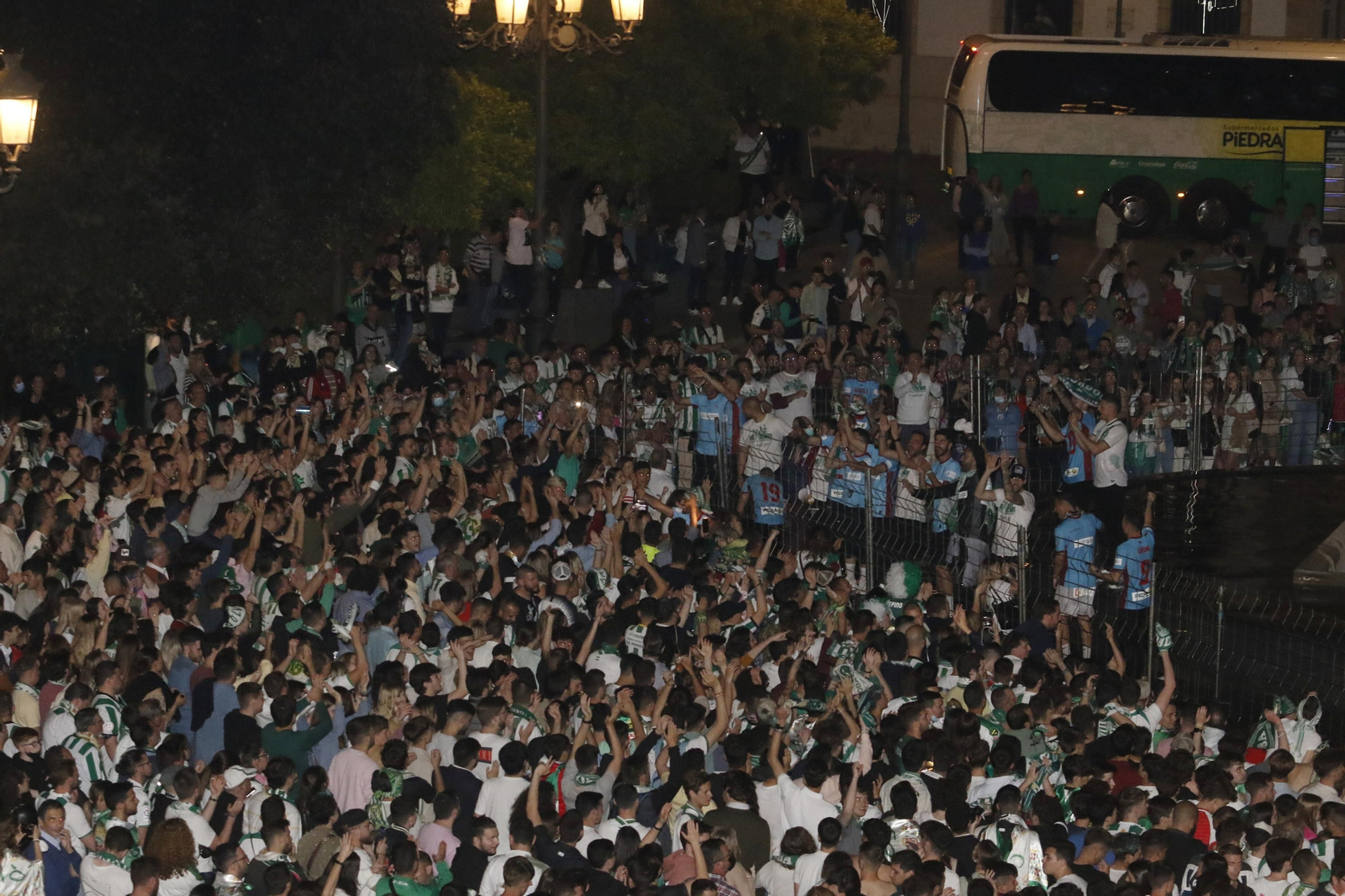 La celebración del ascenso del Córdoba CF en Las Tendillas, en imágenes