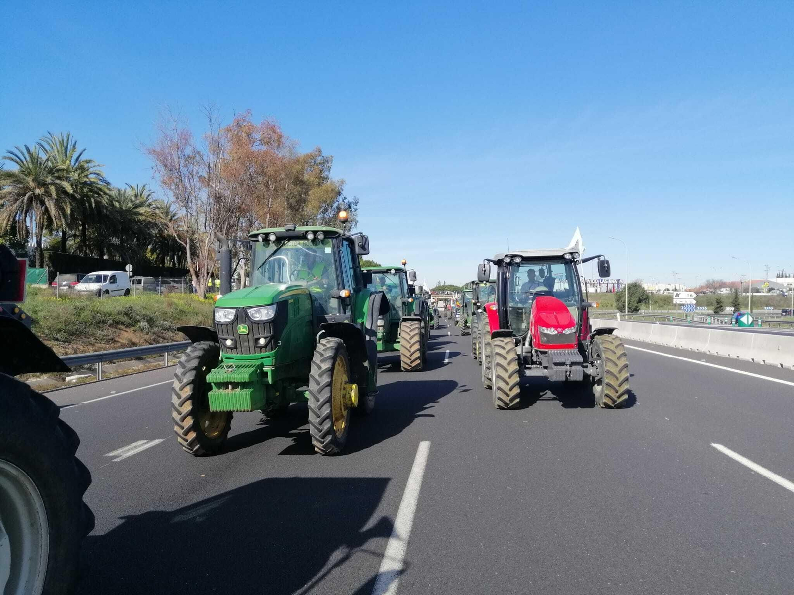 La tractorada en Sevilla, en imágenes