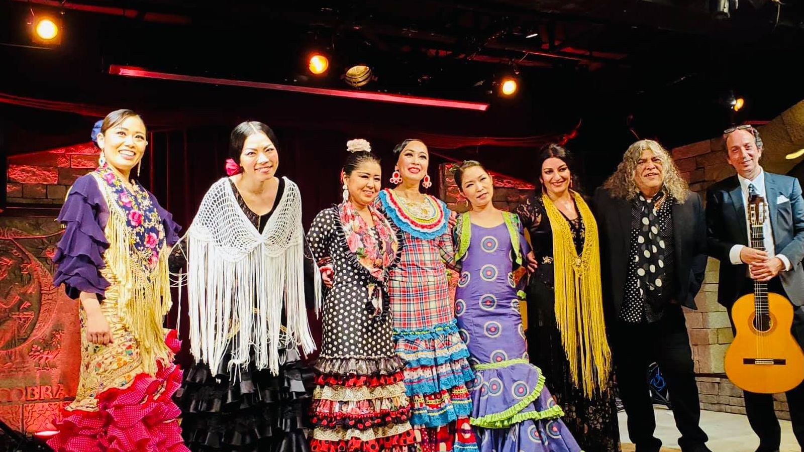 Manuel Malena, Rocío Romero y Emilio Maya, a la derecha, españoles instalados en Japón.