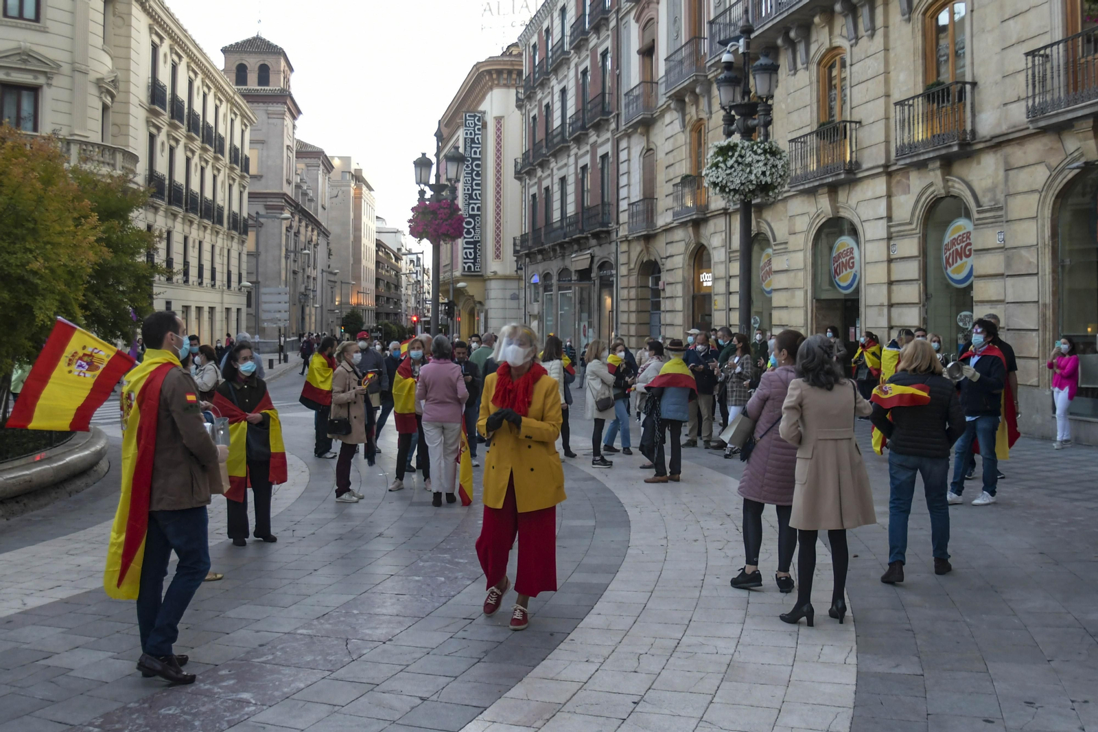 Fotos de la manifestación en Puerta Real al grito de "Gobierno dimisión"