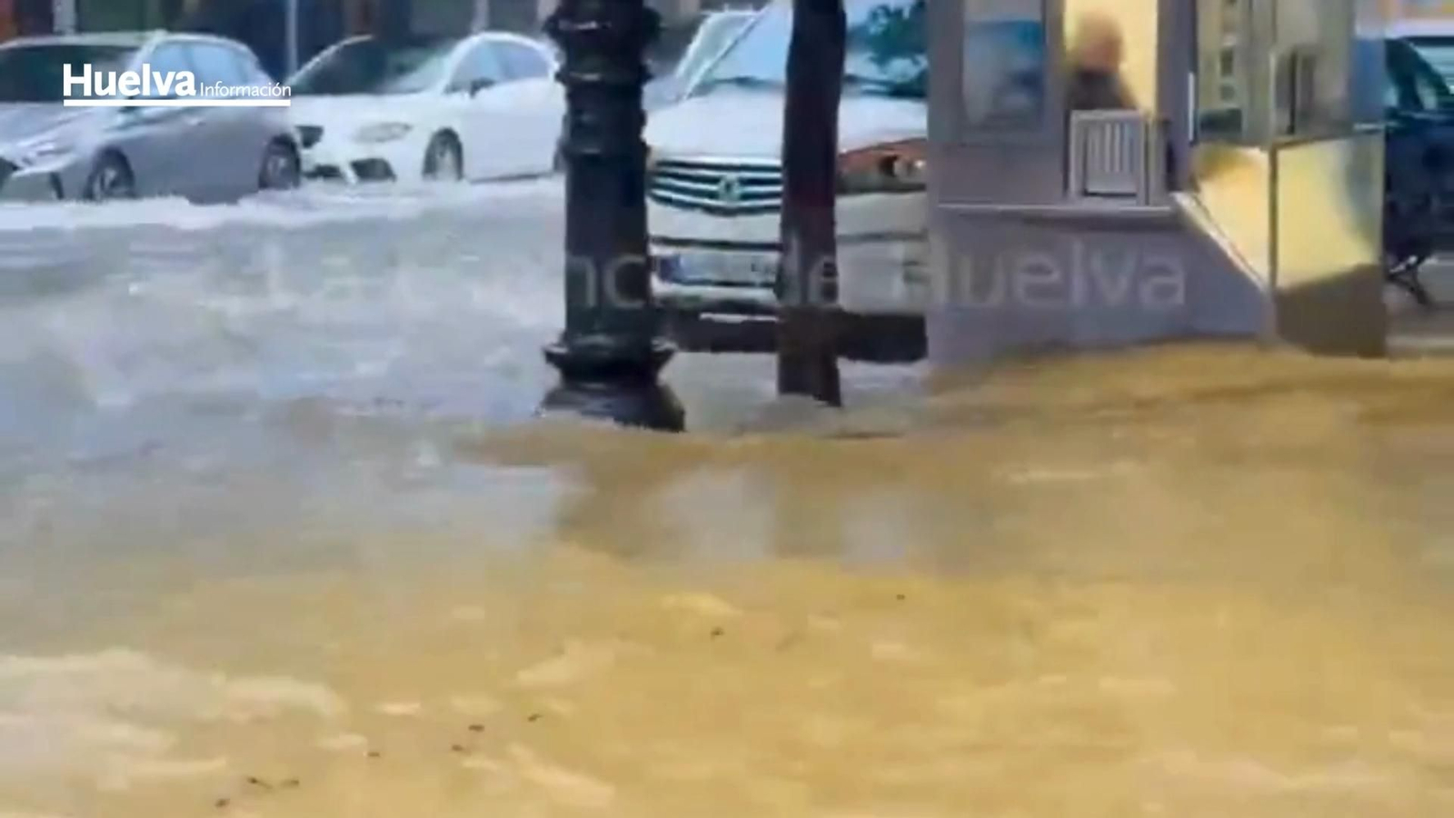 La tromba de agua inunda la ciudad de Huelva este sábado: increíbles imágenes de 'La Esencia de Huelva'