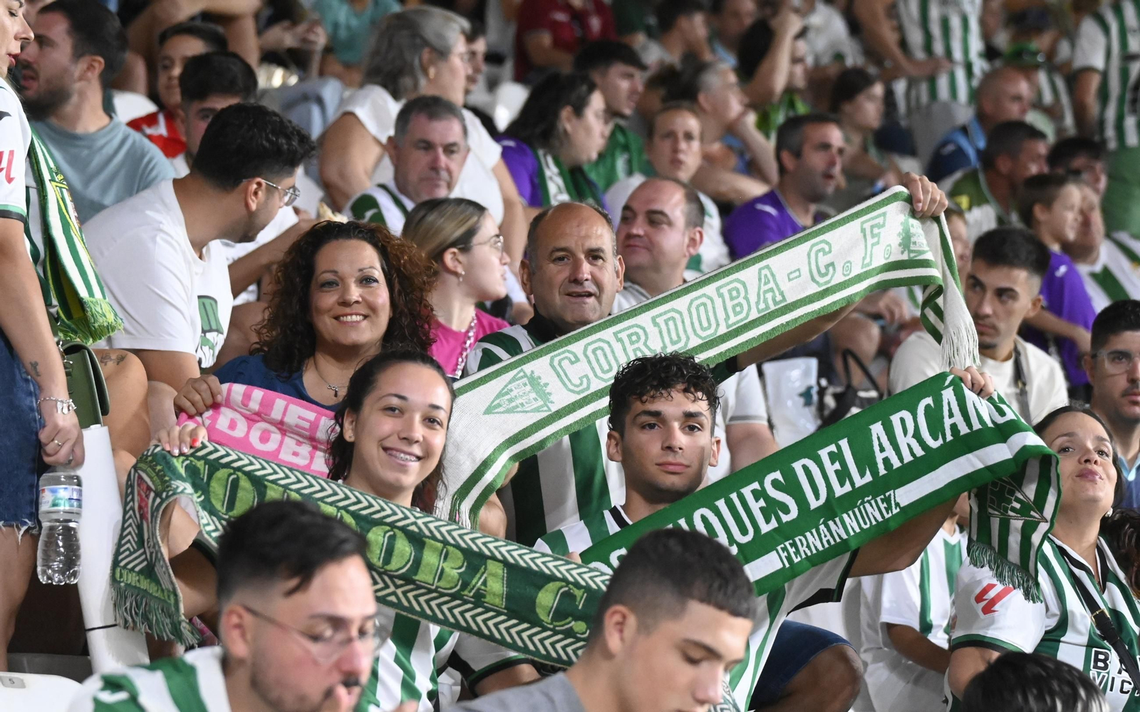 Las mejores fotos del ambiente en El Arcángel para el Córdoba CF - Racing de Santander