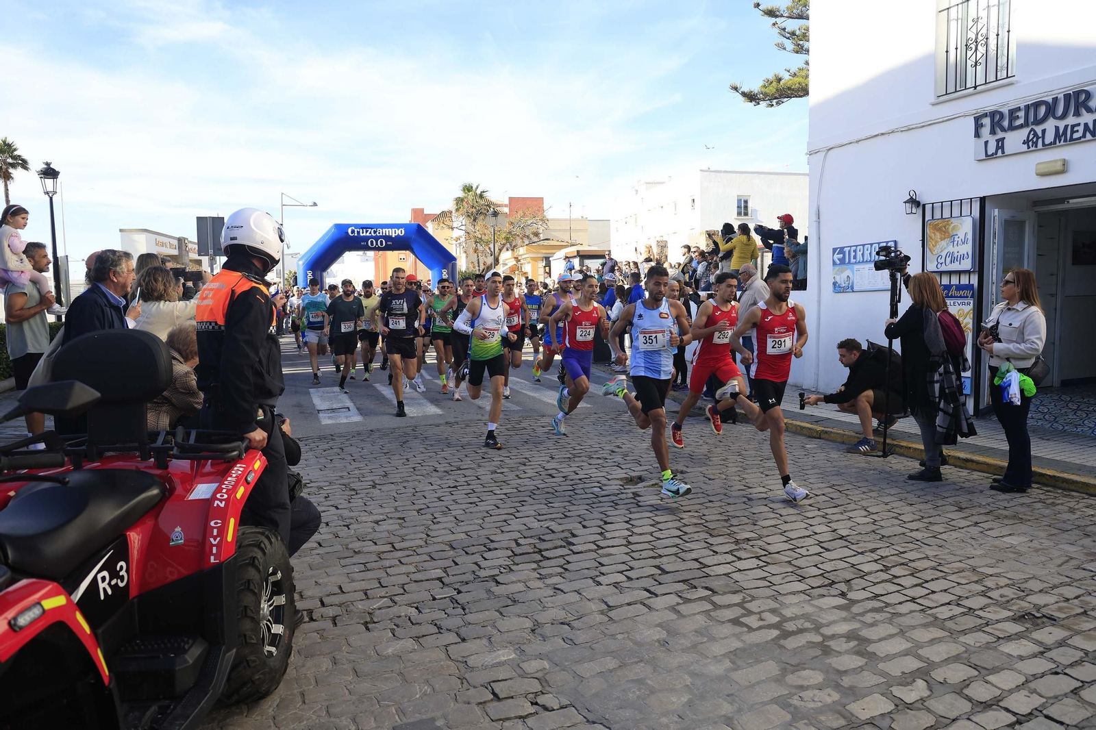Las fotos de la XVI Carrera del Estrecho-Memorial Pepe Serrano en Tarifa