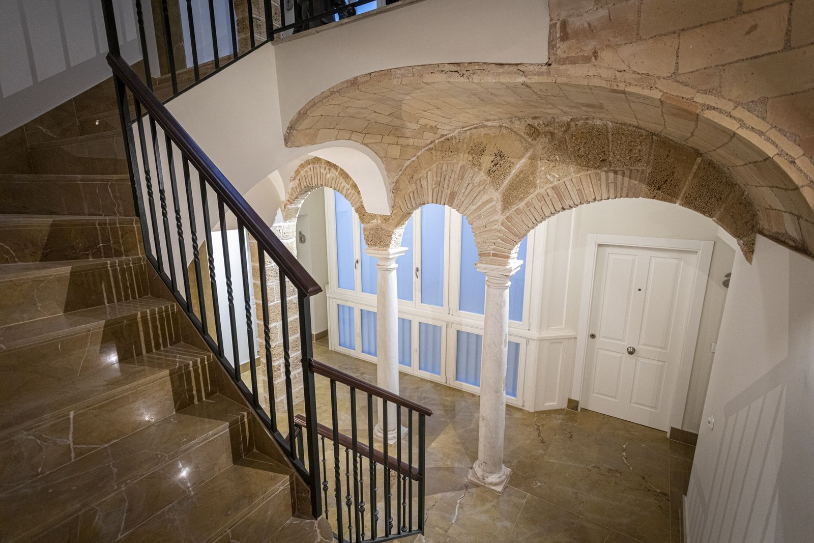 Detalles de la rehabilitación integral de finca en Conde O´Reilly esquina Costa Rica