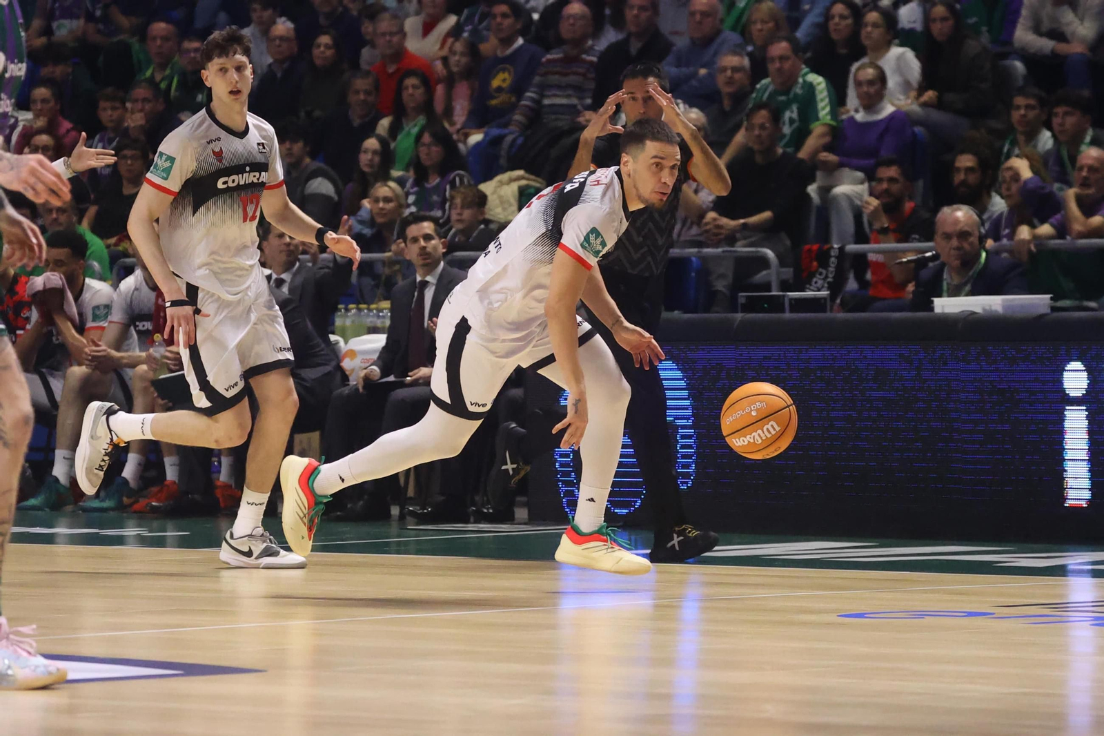 El Unicaja-Covirán Granada, en fotos