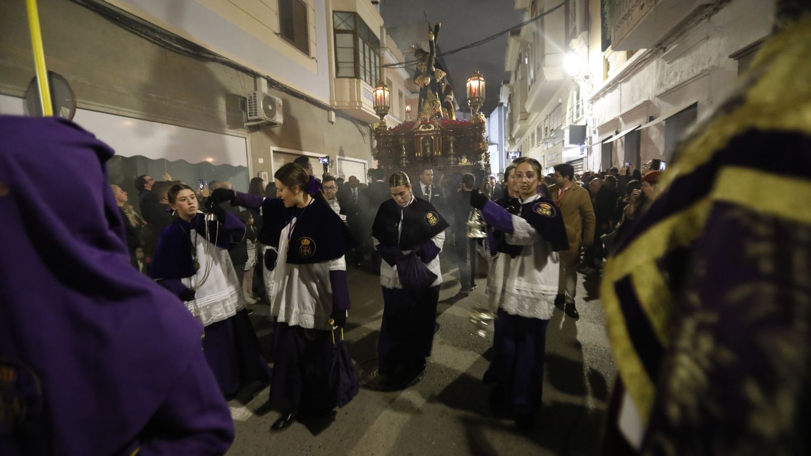 Fotos del Jueves Santo en La Línea: Perdón y la Salud, Gran Poder y Angustias