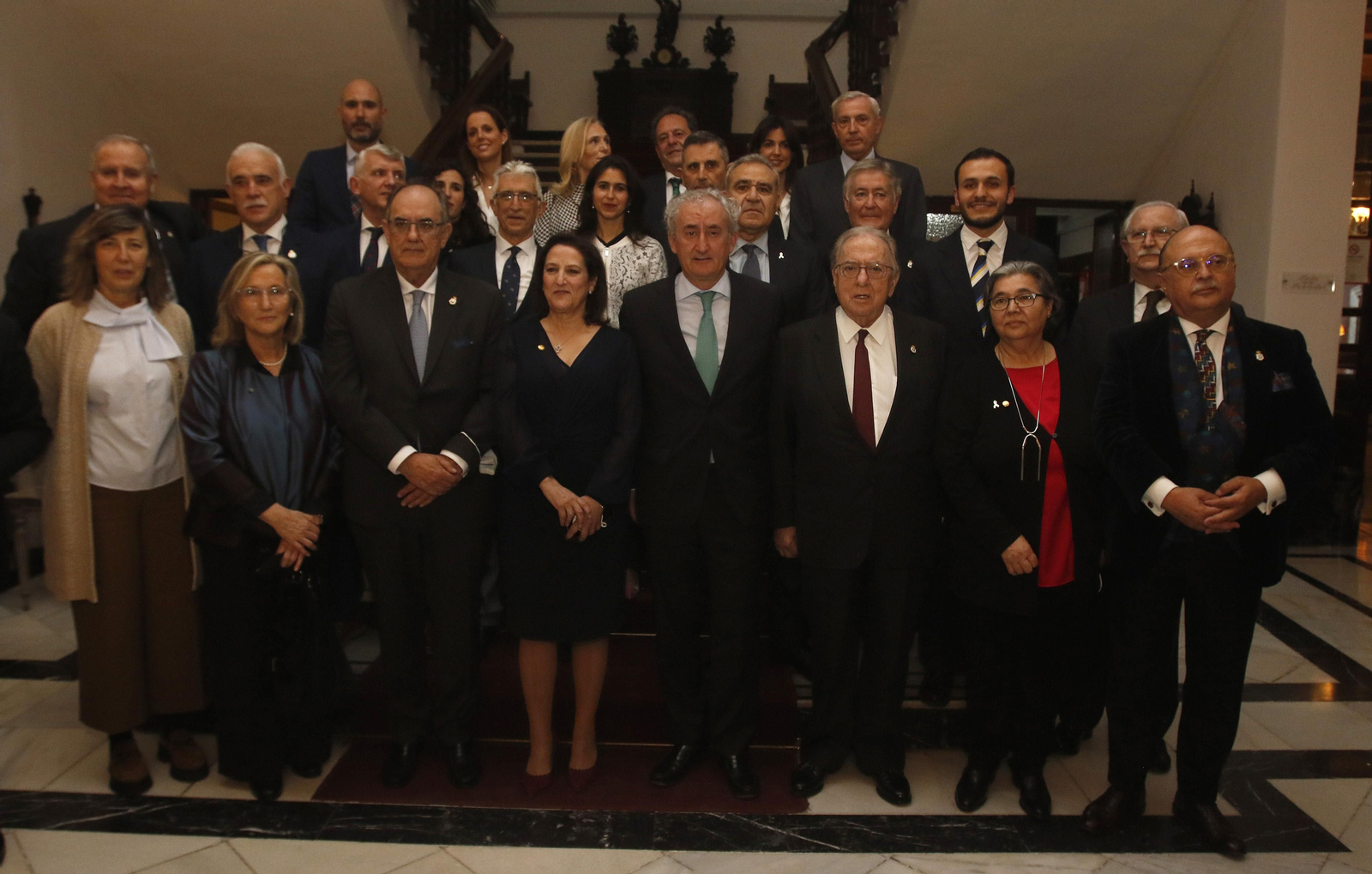 La toma de posesión de Carmen Arias como presidenta del Colegio de Médicos, en fotografías.
