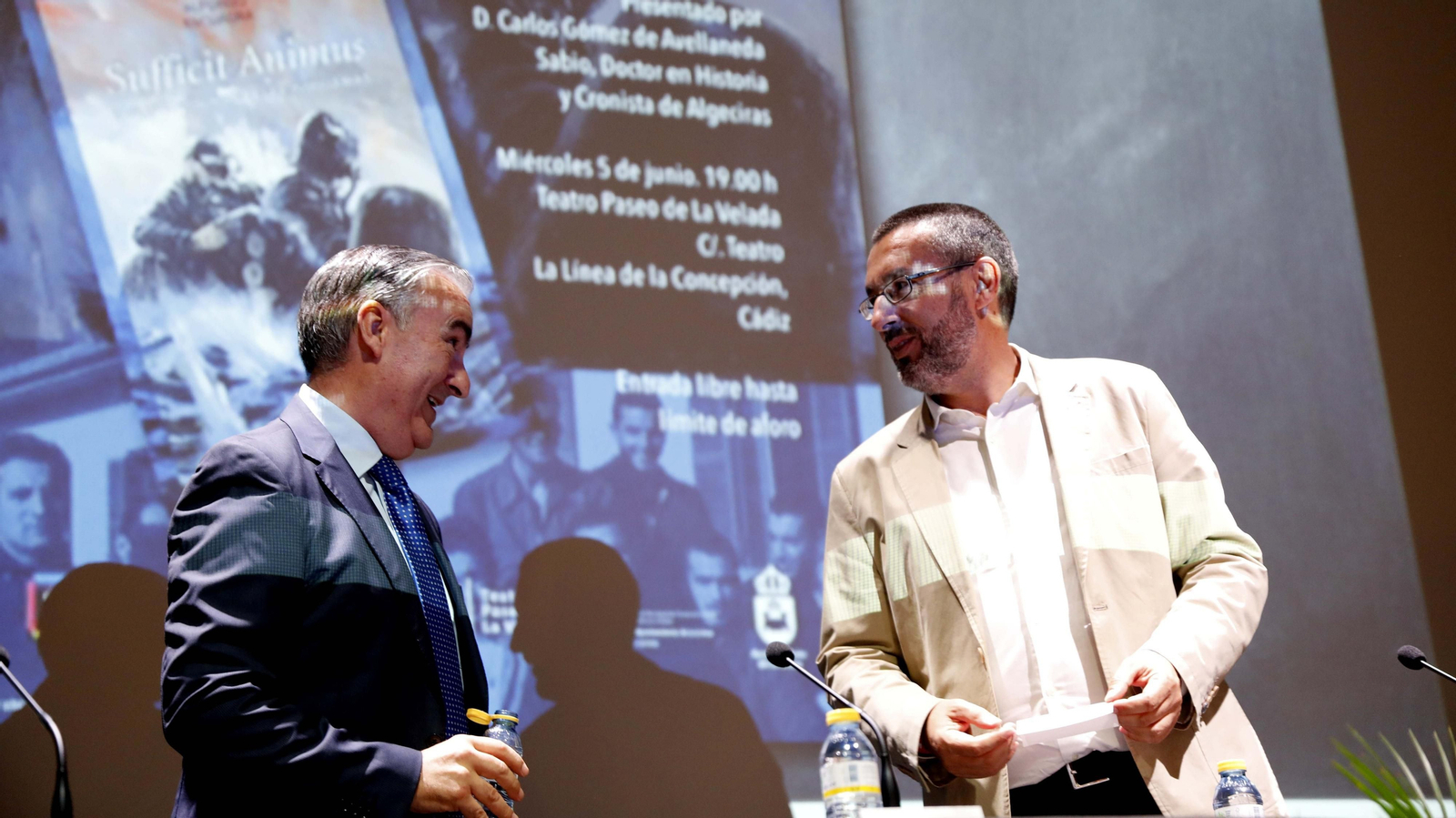 Presentación del libro de Alfonso Escuadra "Sufficit Animus" en el Teatro de La Velada de La Línea