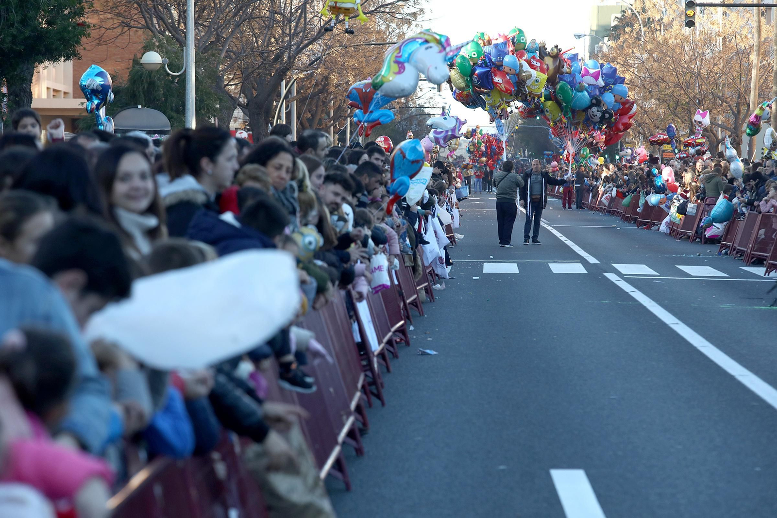 Las imágenes de la cabalgata de Reyes Magos de Cádiz