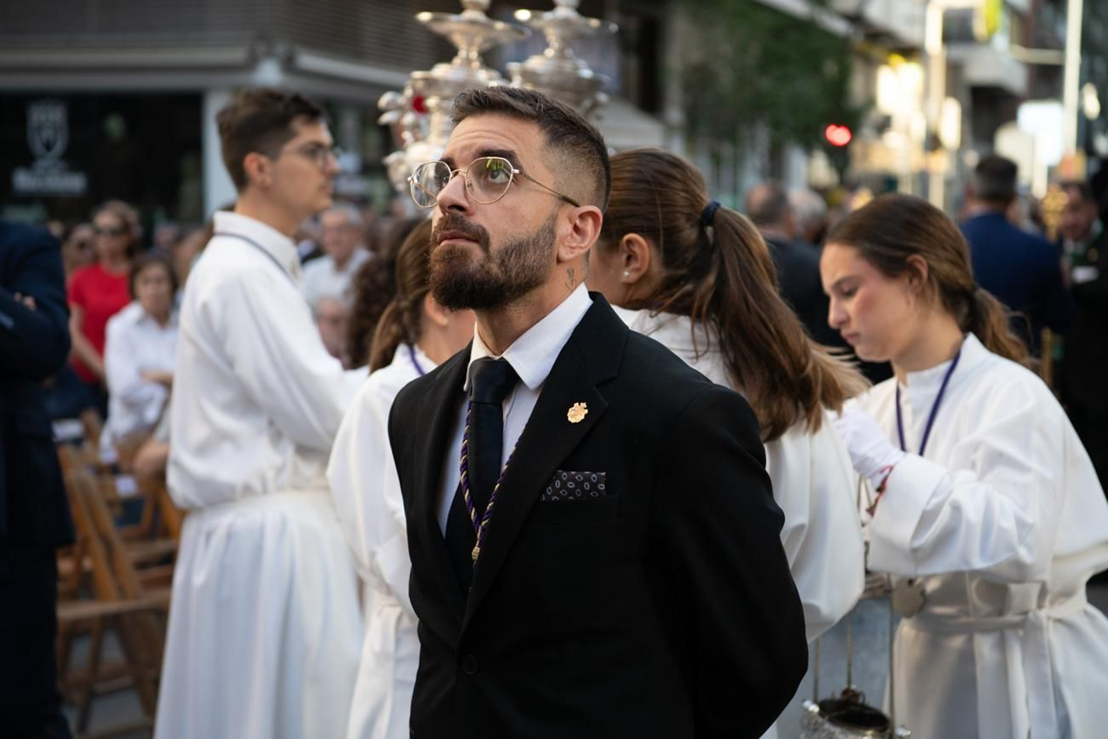 Una marea de devoción inunda Jaén al paso de la Magna, en imágenes