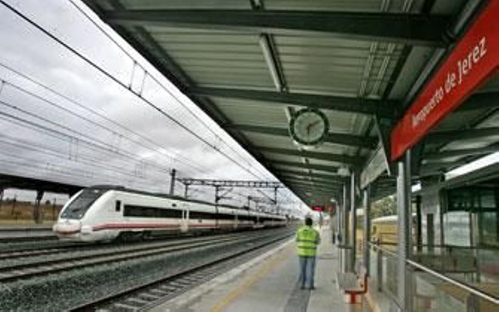 Fomento inaugurará el apeadero del aeropuerto la próxima semana Fomento inaugurará el apeadero del aeropuerto la próxima semana