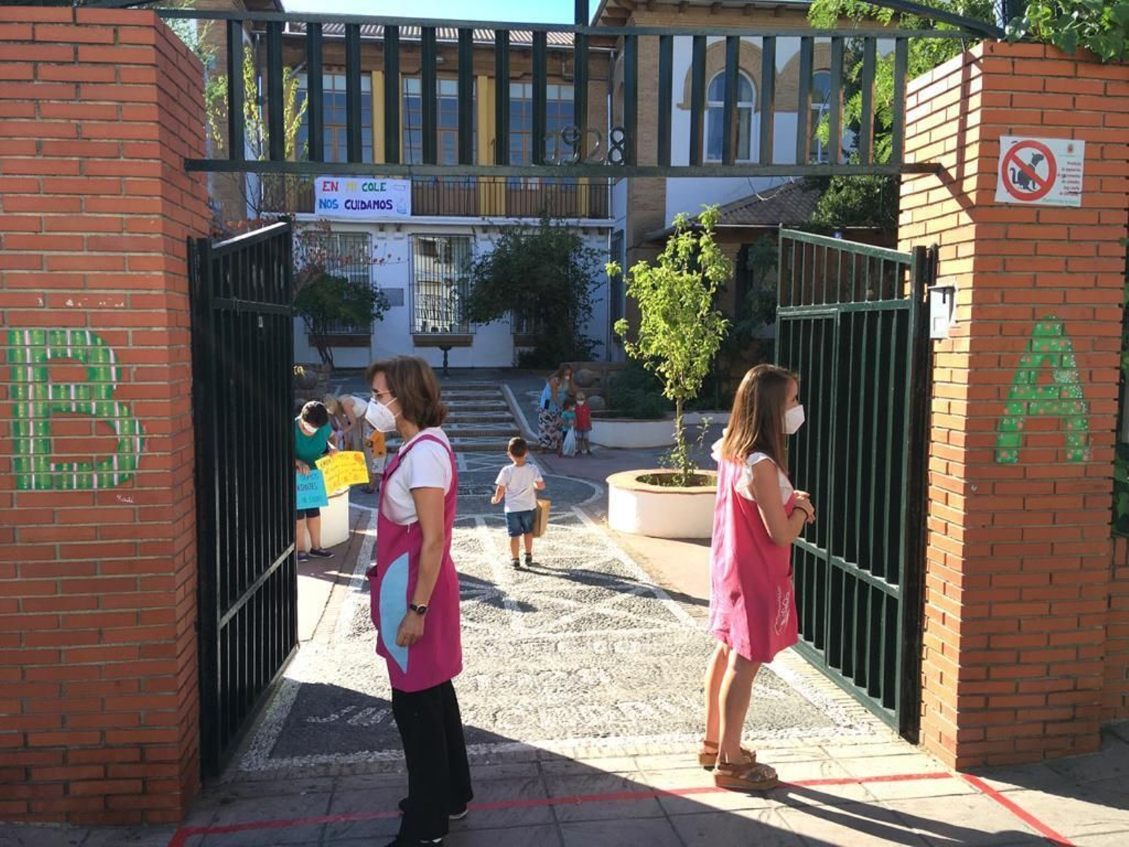 Entrada al colegio Juan Carrillo de Ronda.