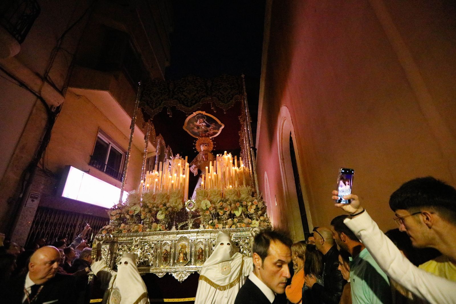 Te contamos en imágenes la Santa Cena tras la lluvia en la ciudad