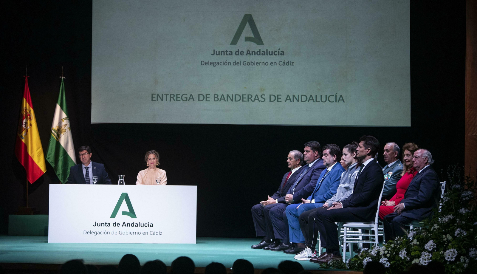 Imágenes de la entrega de las Banderas de Andalucía en la provincia