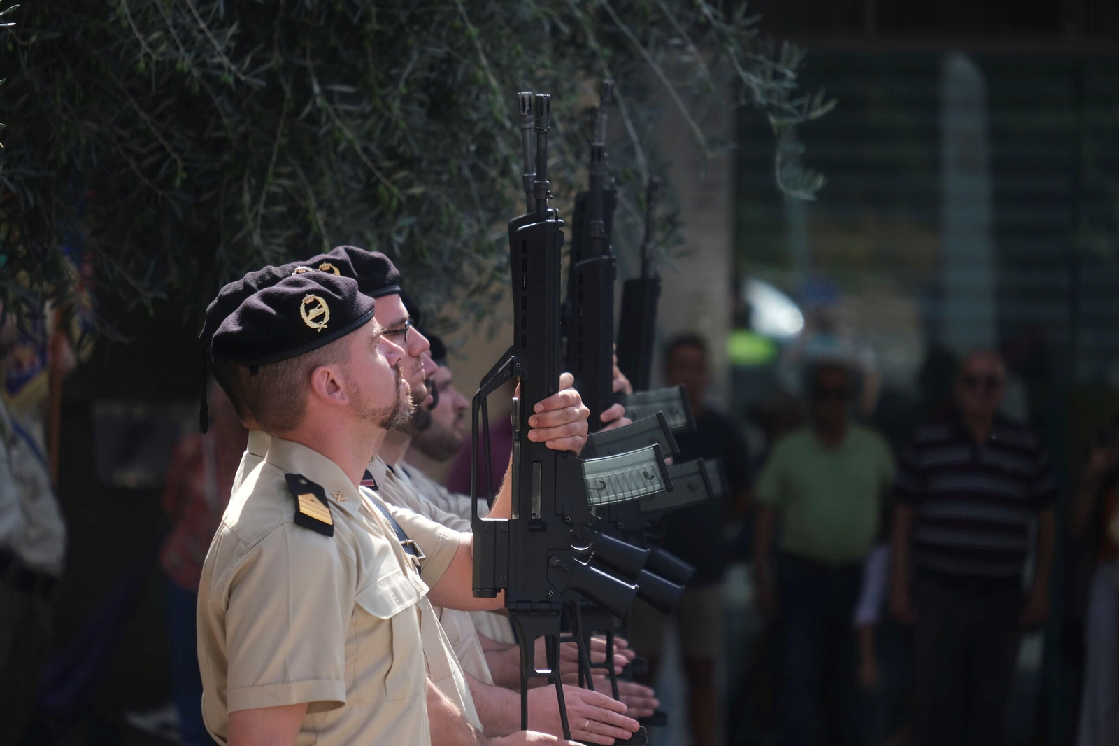 El homenaje de la Brigada de Córdoba al teniente Rafael Carbonell, en imágenes