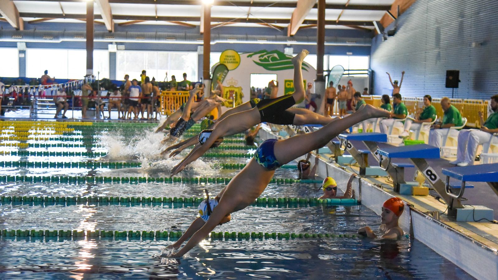 Las fotos de la primera jornada del IV Trofeo Natación ‘Villa de Los Barrios’
