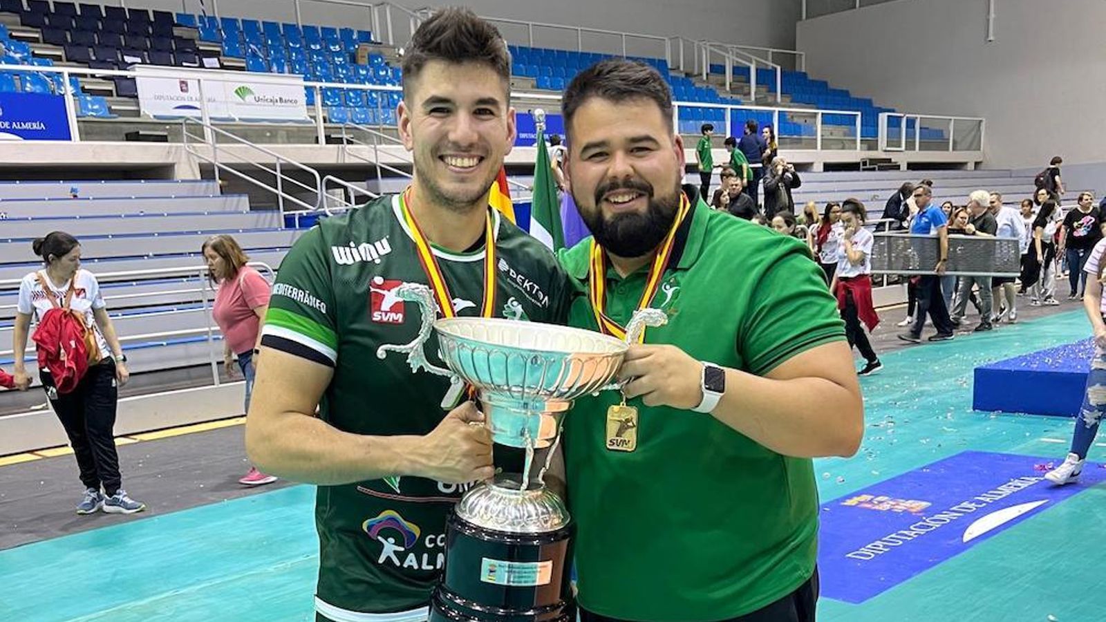 Andrés Portero junto a Pablo Ruiz durante la celebración de un título conseguido durante su etapa como jugador.
