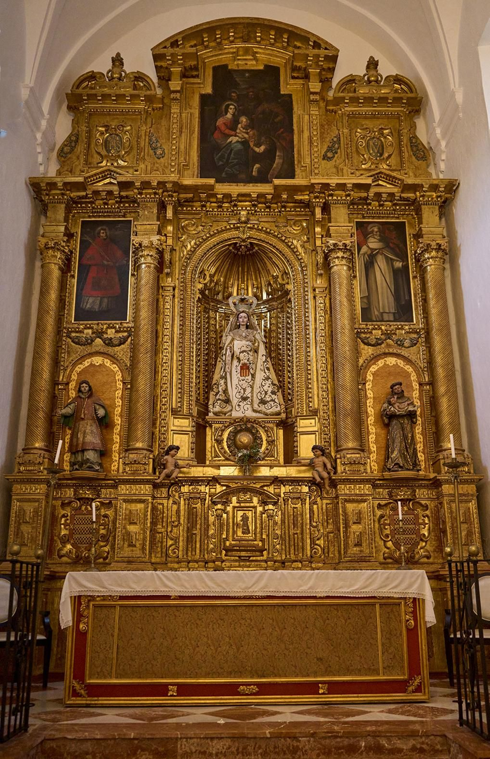 Retablo mayor de la iglesia conventual (siglo XVII).