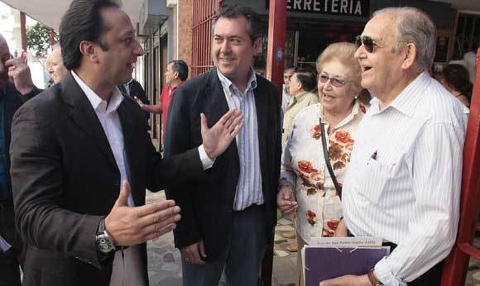 Espadas pide a Zoido "menos notaría y más dar la cara" en un debate