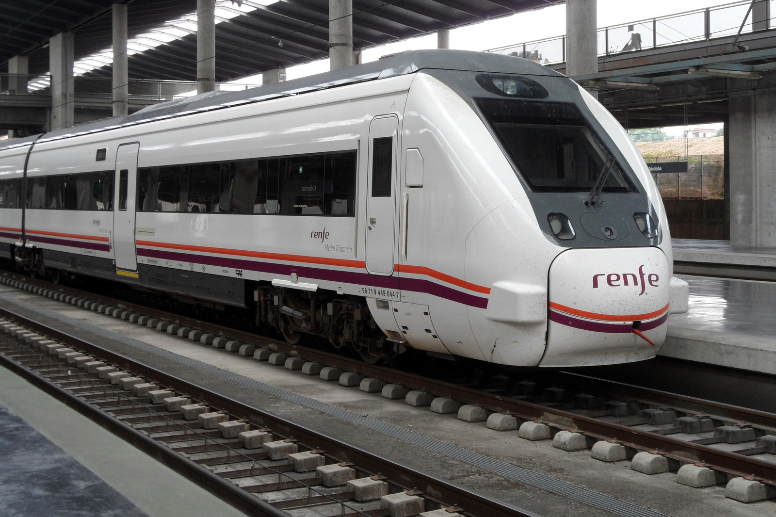 Cuidado si vas en tren hoy a Sevilla o Madrid desde Huelva: cortadas las vías por el temporal