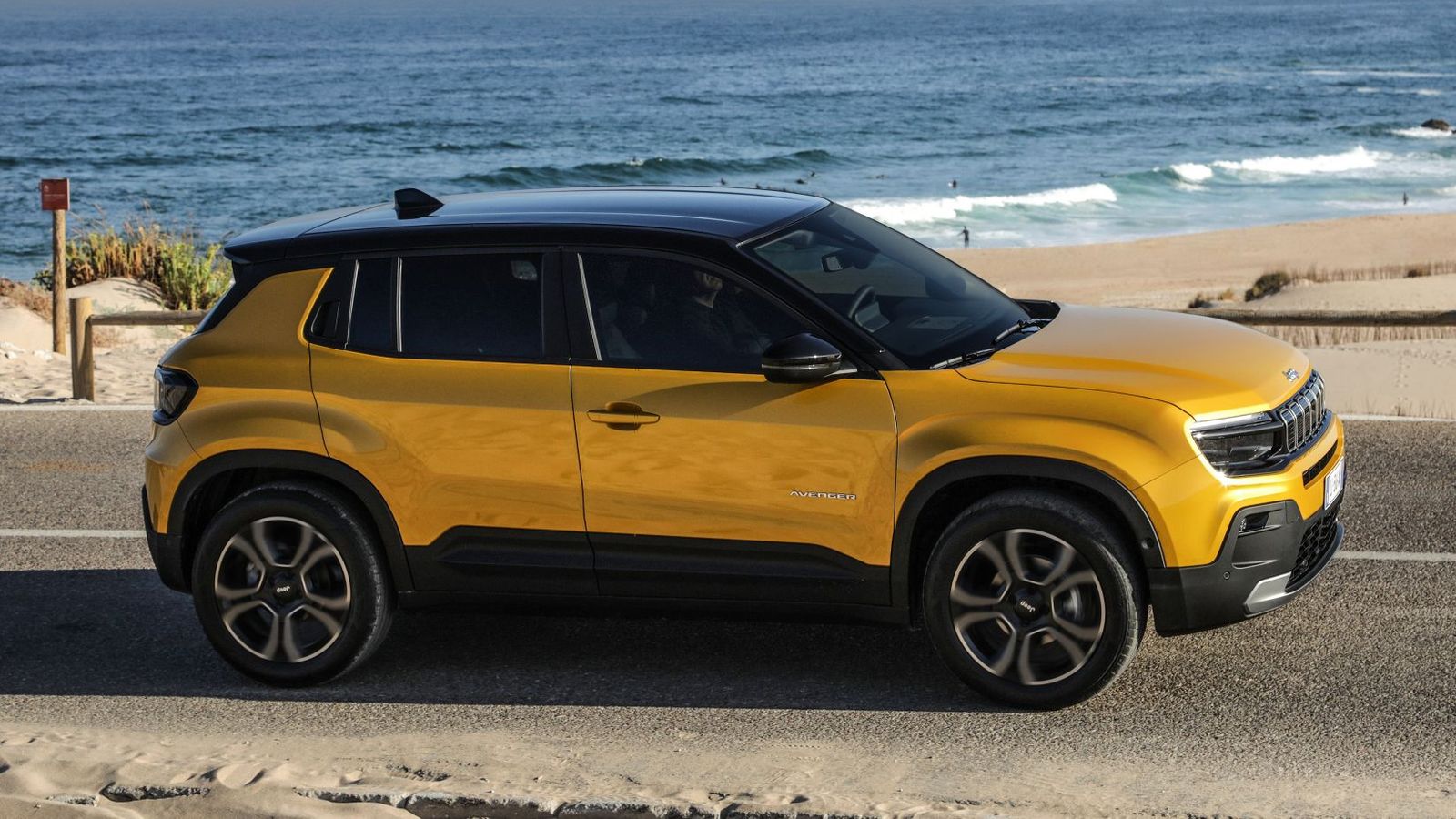 De los casi 8.000 Avenger vendidos en España el año pasado cerca de 2.000 disponían de un sistema de propulsión eléctrico.