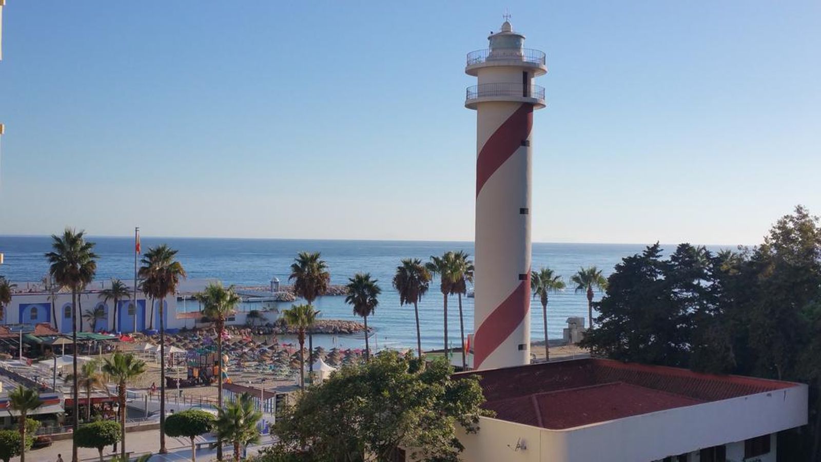 ¡Qué juergas no se darían los torreros en el faro de Marbella!