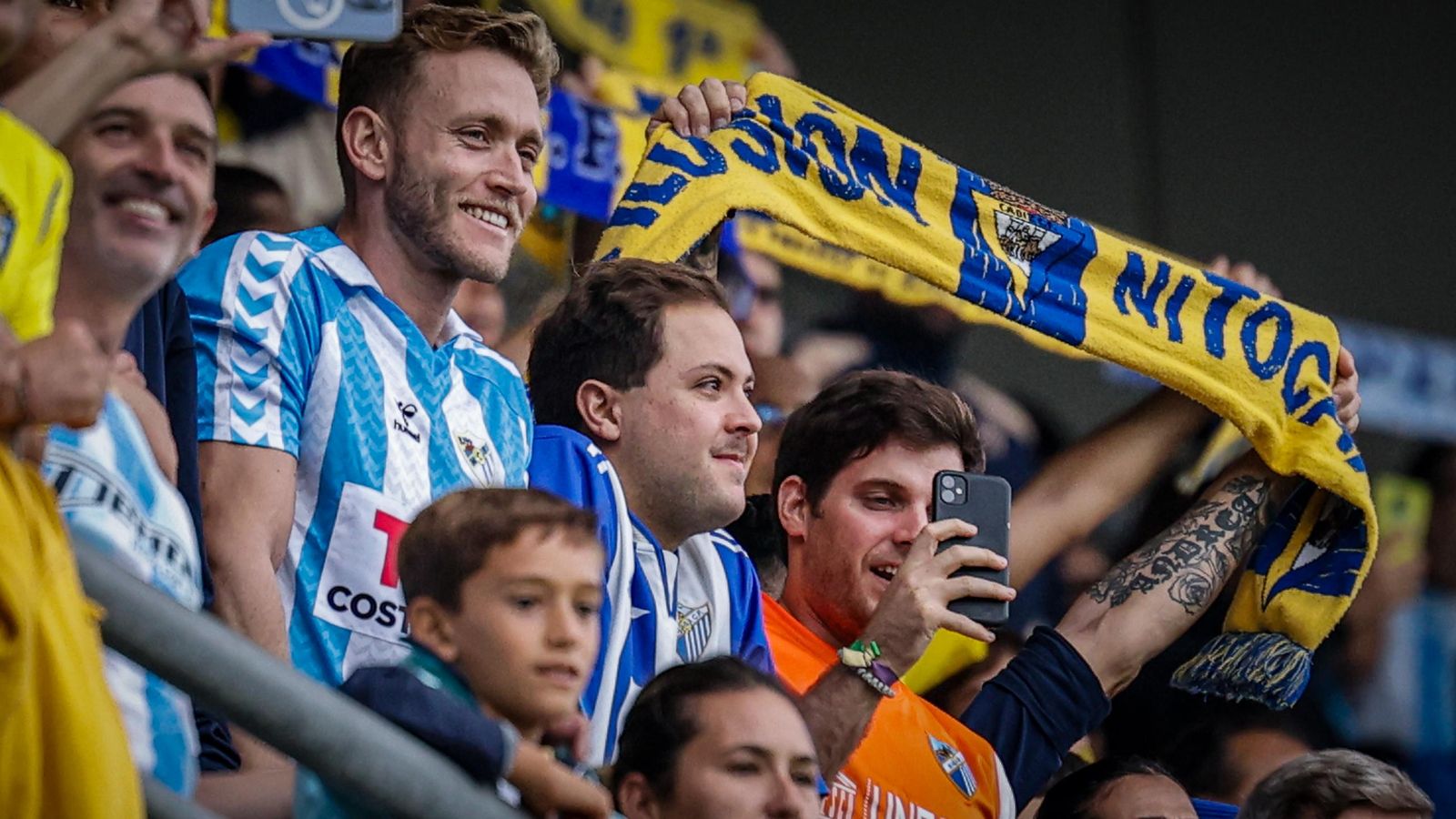 Búscate entre las imágenes del partido de futbol Cádiz CF - Málaga CF