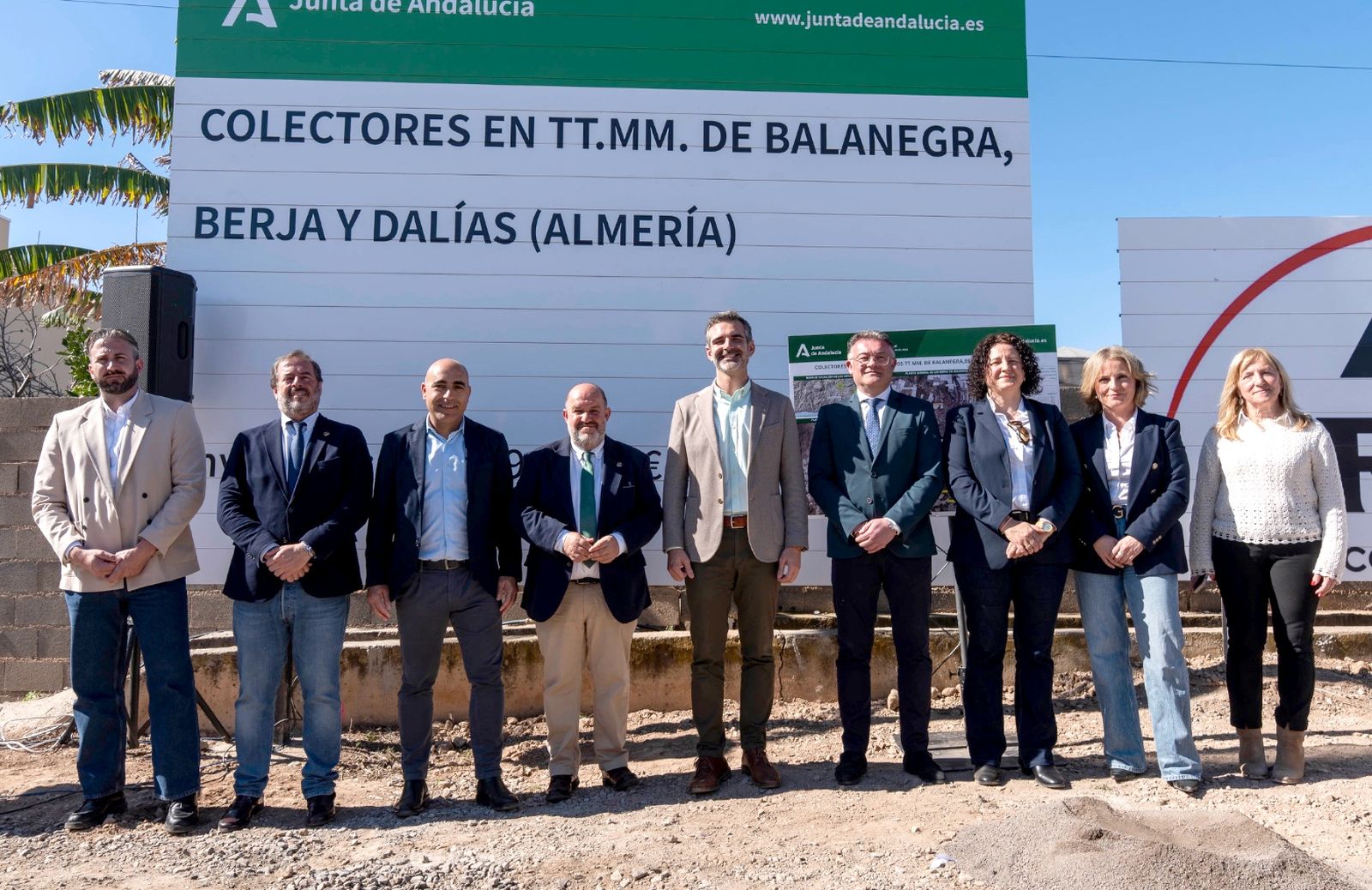 Autoridades asisten a la colocación de la primera piedra  de los nuevos colectores en Berja.