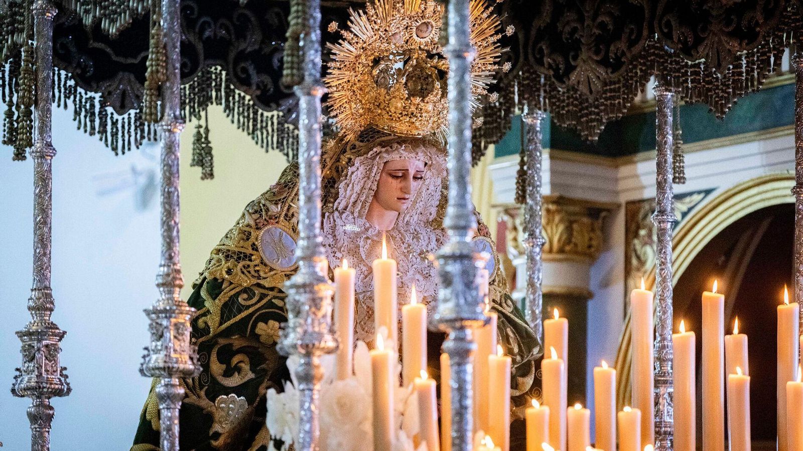 El palio de Gracia y Esperanza de la hermandad del Huerto de San Fernando El palio de Gracia y Esperanza de la hermandad del Huerto de San Fernando