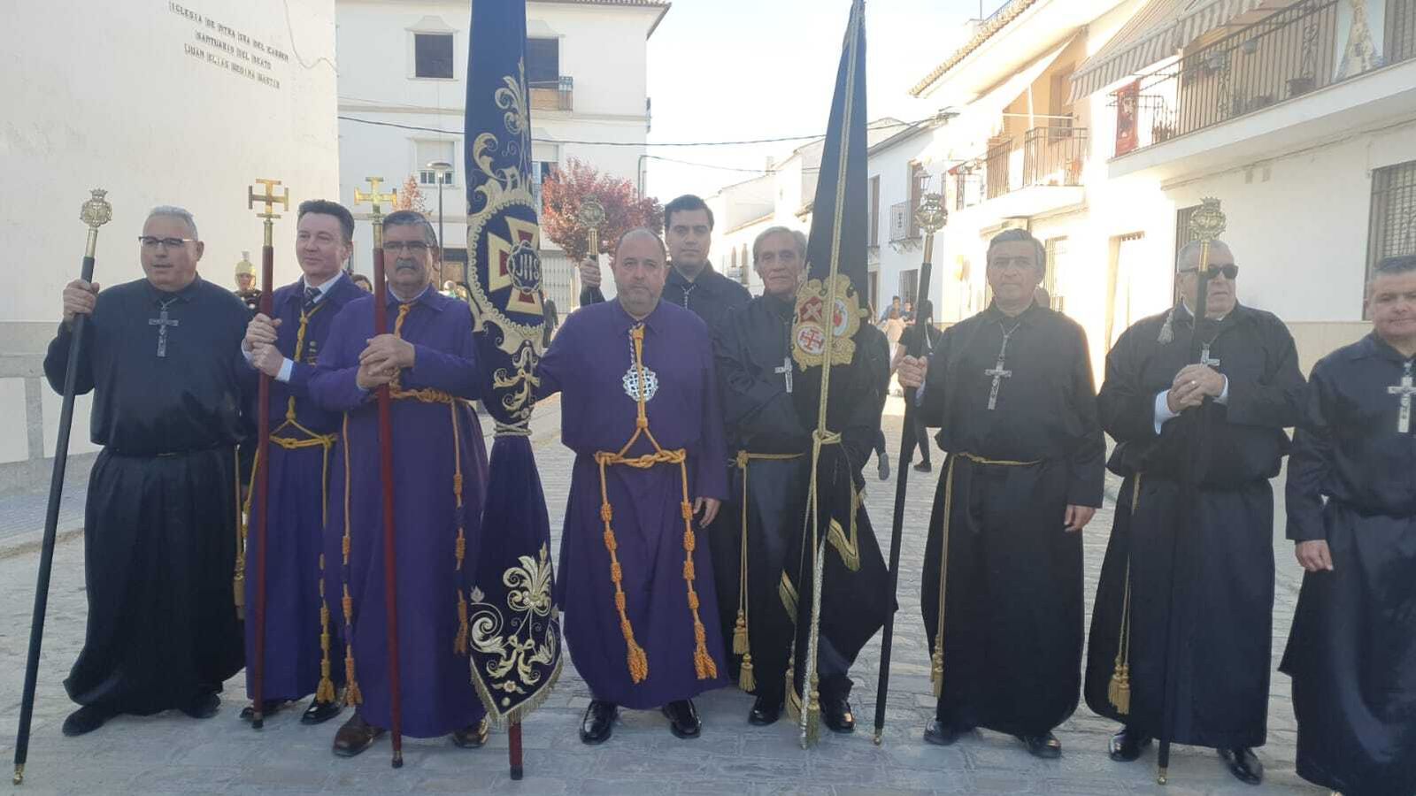 Viernes Santo en Castro del Río: La cesión del paso al Santo Entierro, en imágenes