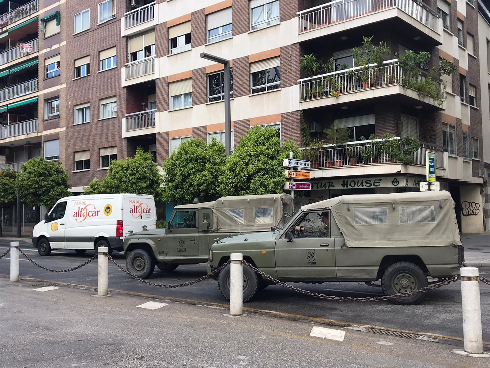Fotos: la Legión vigila las calles de Granada