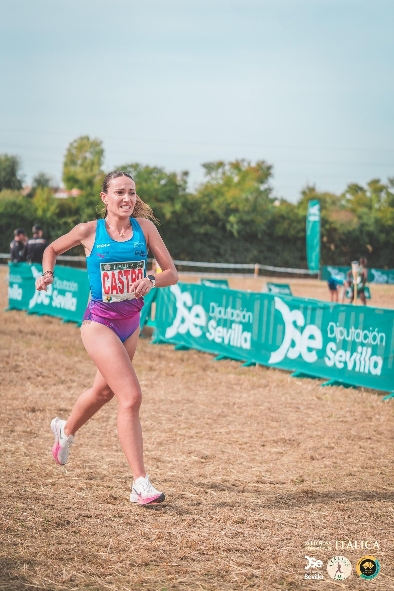 Búscate en las fotos del Cross de Itálica 2025 | 11