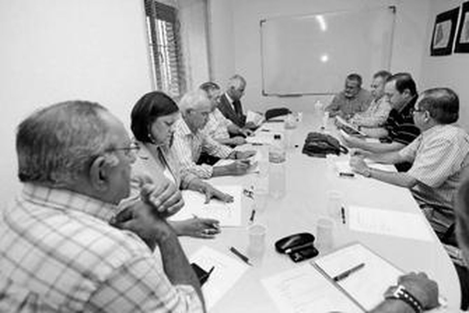 En la imagen, un momento del encuentro mantenido ayer en la sede de San Eloy.