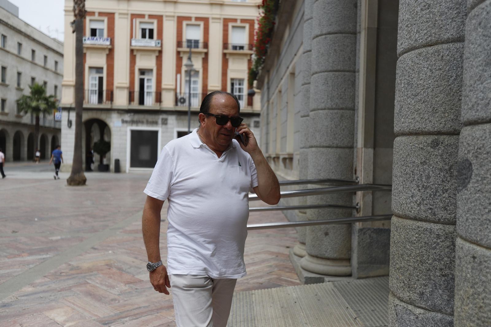 Imágenes de la capilla ardiente de Miguel Báez Espuny 'Litri' en la mañana del viernes