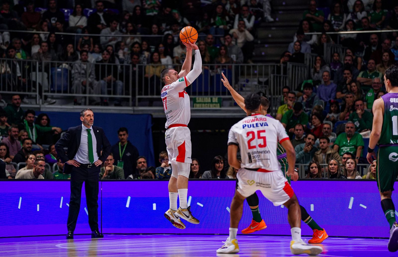 El Unicaja-Covirán Granada, en fotos