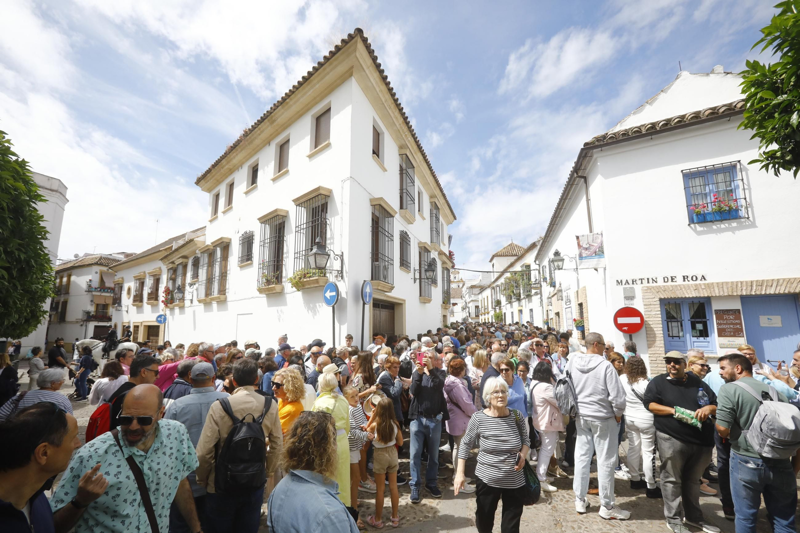Colas e ilusión en el primer sábado de los Patios de Córdoba, en imágenes