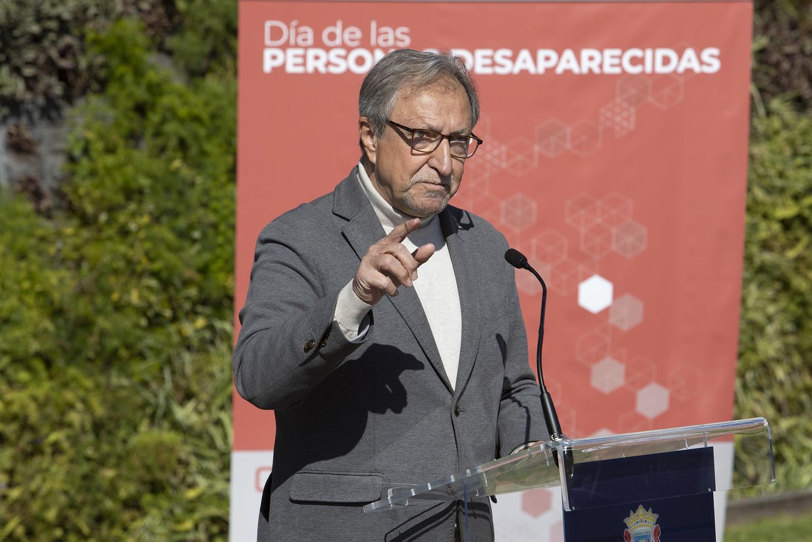 Así ha sido el acto en recuerdo a María Teresa Fernández y a los desaparecidos en Motril (Granada)